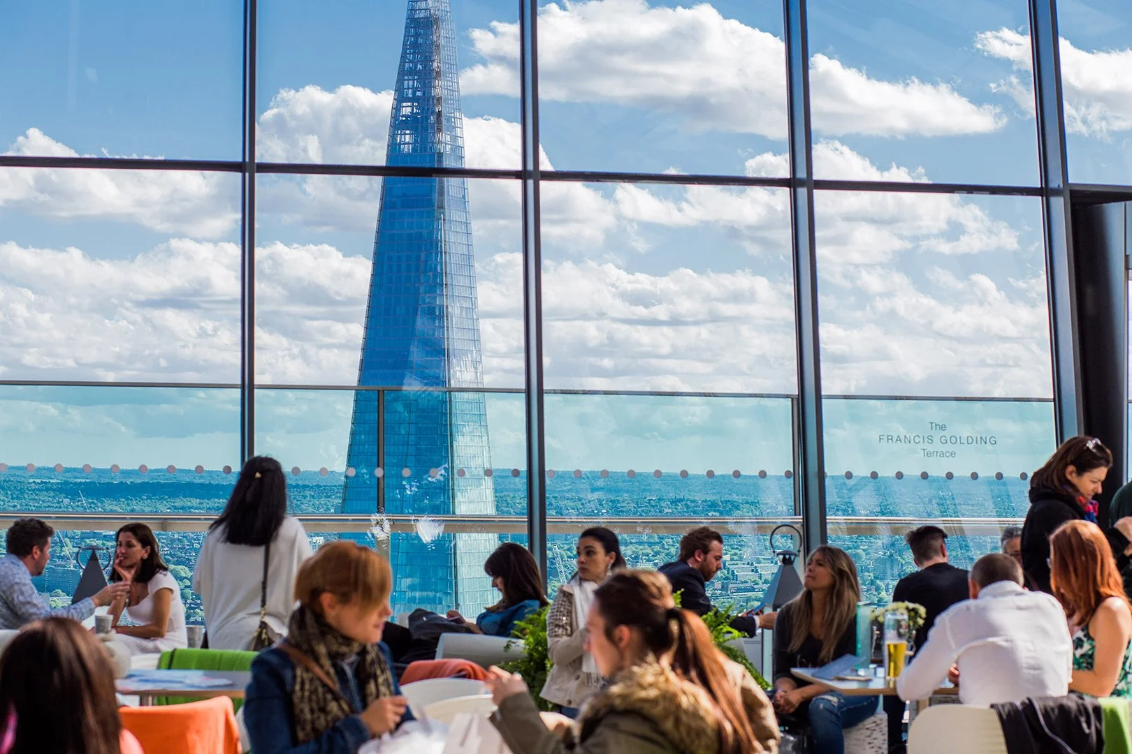 Getting your restaurant ready for summer: 20 digital marketing to-dos